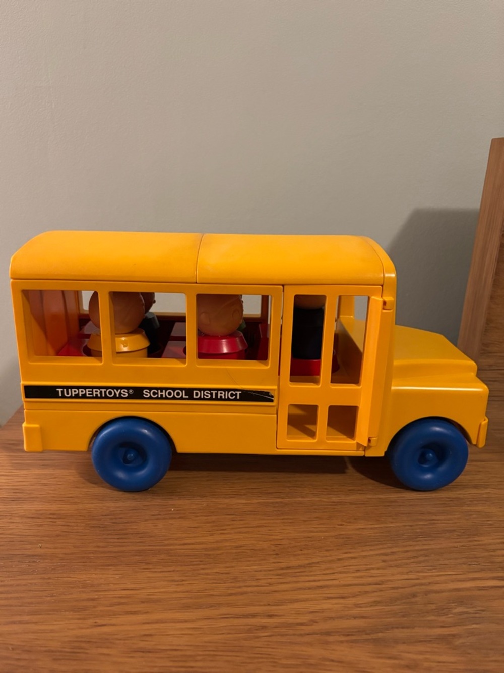 Tupperware Tuppertoys School District school bus that converts into a classroom